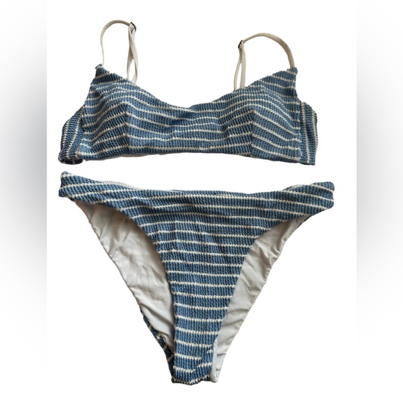 Rusty bikini - Picture 1 of 2